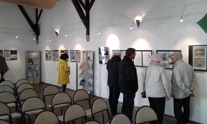 Teilansicht der Adolf-Holst-Ausstellung in Mücheln im Herbst 2017